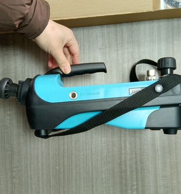 Druck DPI610E Customizable Pressure Calibrator with 4.4in Backlit Display and G1/8 Female and 1/8 NPT Adaptors