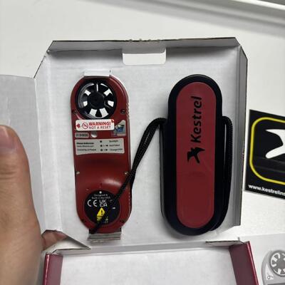 Original Kestrel 3000 Portable Anemometer with Reflective 3½ Digit LCD 9mm Digit Height and 1 Second Update Weather Meter