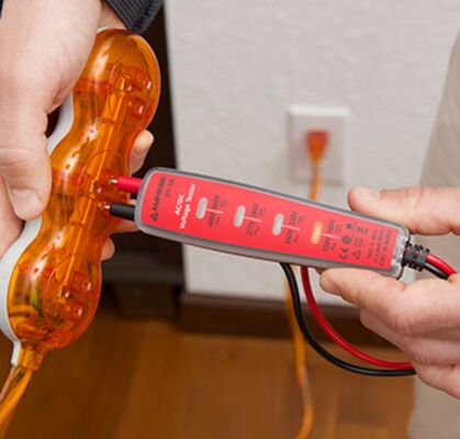new fluke Amprobe PY-1A Voltage Tester，Test for presence of voltage and indicates voltage level