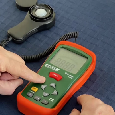 new original flir Extech LT300 Light Meter,Measures light intensity up to 40,000 Foot-candles or 400,000 Lux with high resolution to 0.01 Fc/Lux.