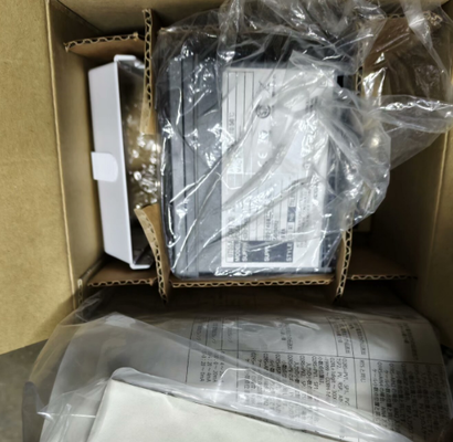 Brand new original temperature control regulator Yokogawa UT55A-010-10-00 in stock